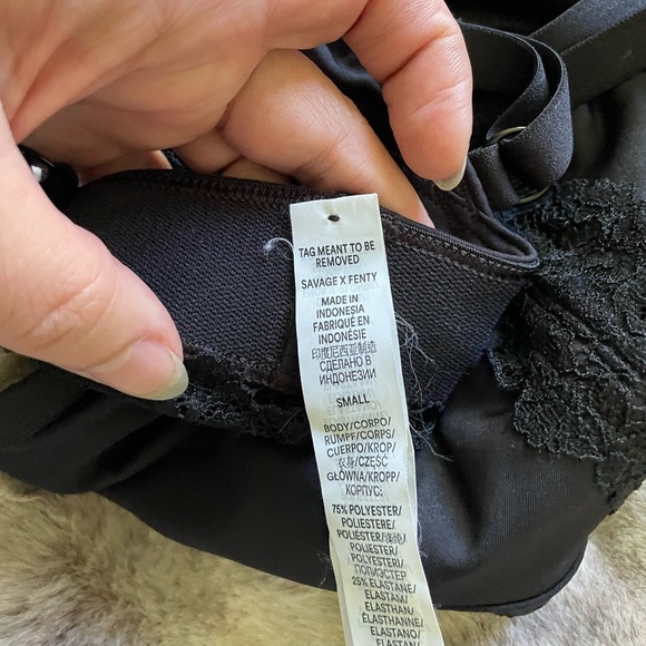 SAVAGE X FENTY- black lace bralette- size small - Picture 6 of 6